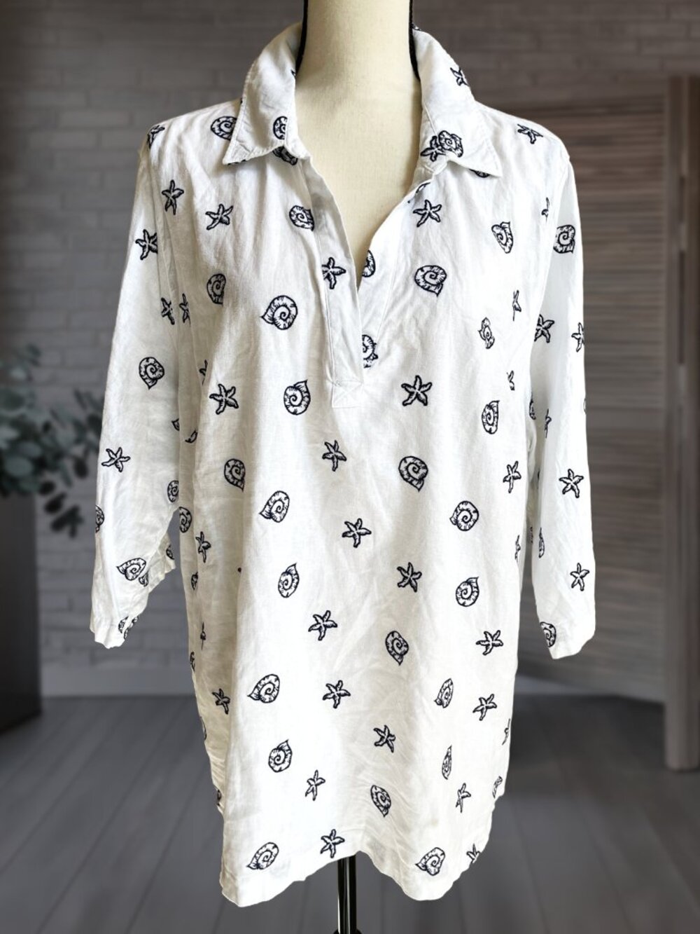 Calypso St. Barth Linen Tunic 1X White Starfish Embroidered Beach Cover Up